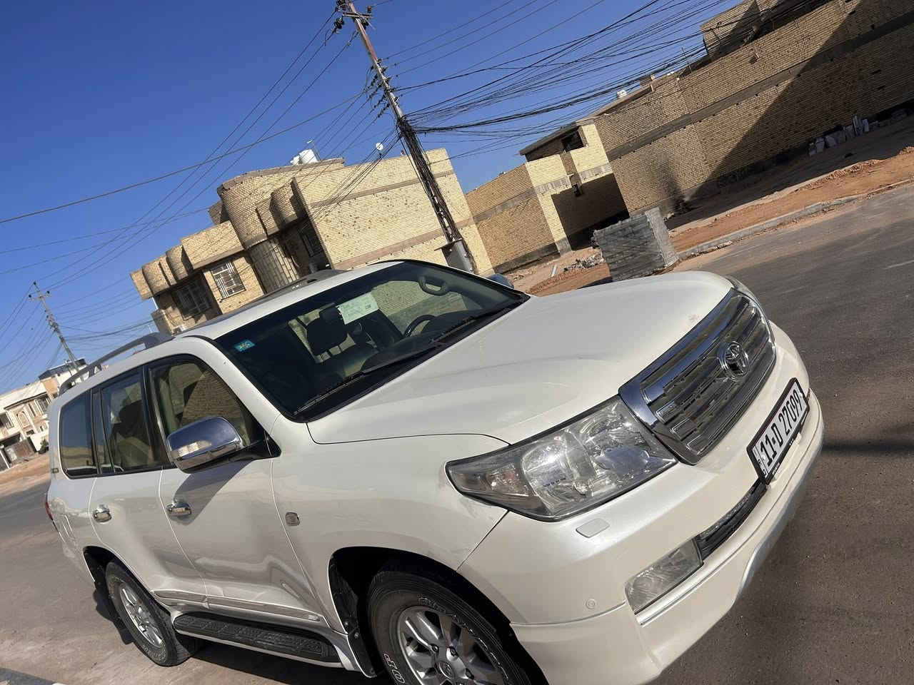 السلام عليكم لاندگروز  موديل 2011 ستينيه سونارها مرفق بالمنشور رقم بغداد 6 سلندر سياره حلوه وجديده وترايها جديد مكانها كربلاء وسعرها 288 وبيها مجال للاستفسار:- ***********
