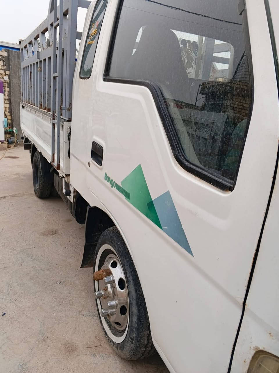 السلام وعليكم اخوان كيه فونتيره موديل 97 سياره كلش نضيفه وحلوه كير مكينه كله جديد مكاني بابل القاسم ع اتصال ***********
