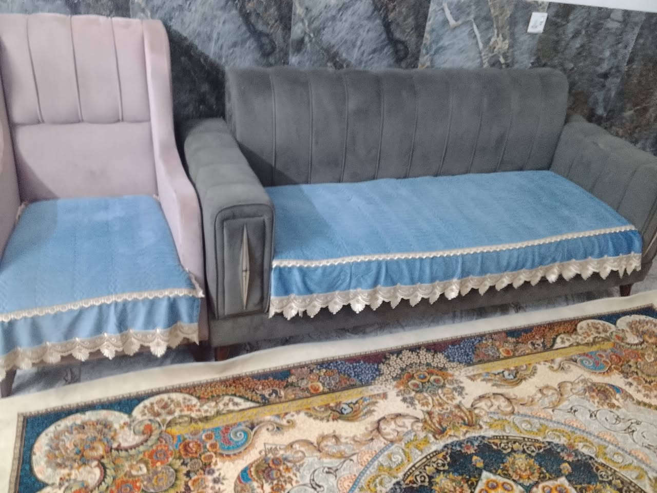 سلام عليكم تخم ب 400مع الميز والطبالت اللي يحب يتوصل على هذا رقم***********
