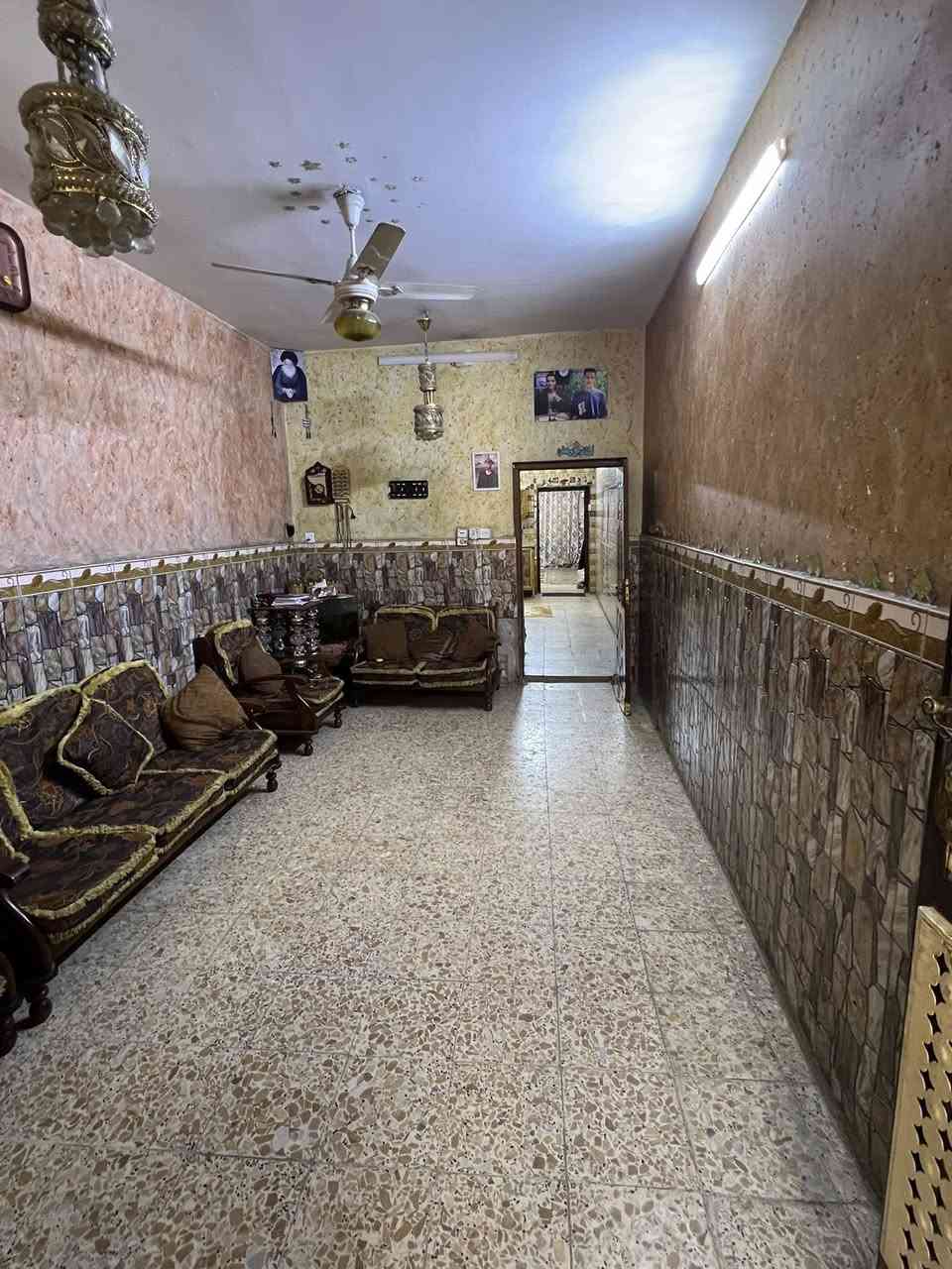 دار للبيع في الشعب نهاية الفورتات قرب مستشفى الزهراء الاهلي 
طابو صرف السعر 125 وبي مجال 
الاستفسار علئ رقم ***********
