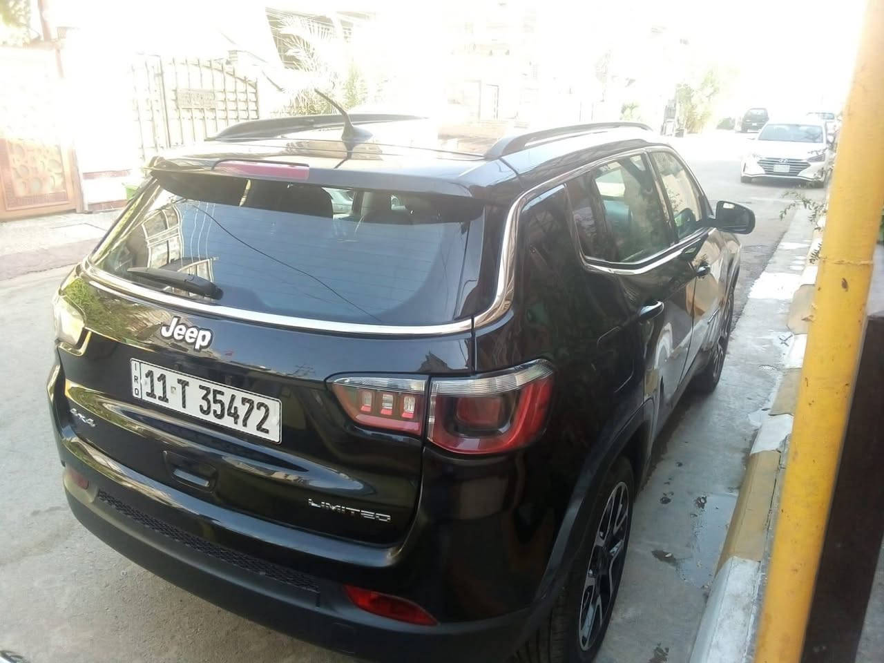 جيب كومباس 2018وارد أمريكي ممشى 42 ميل
رقم : ***********
فول مواصفات فتحتين 
سعر 140$
• 🎨 لون السيارة: أسود 
• ⚙️ عدد السلندرات: 4 سلندر
• 🧠 حجم المحرك: 2400
• 🪪 رقم اللوحة: بغداد  باسمي
• 🖤 مقاعد جلد أسود 
صندوق كهربائي تشغيل من بعد 

المواصفات:
• 🔘 تشغيل بصمة
• 🚪 دخول ذكي
• ⚡ كشنات كهرباء
• ♨️ كشنات أمامية تدفئة
• 📺 شاشة كبيرة
• 📡 تشغيل عن بعد
• 🎥 كاميرا خلفية دوّارة
• 🔻 سايد بريك بصمة
• ❄️ قطعتين تبريد
• 👁️‍🗨️ نظام النقطة العمياء
• 💡 إشارات على المرايا
• 📶 رادار أمامي وخلفي وجانبي
• 🛞 ثلاث أنظمة قيادة: أوتو، جبلي، ثلجي
• 🚧 نظام خروج عن المسار
• 🛑 نظام التوقف التلقائي
• 🧩 هواي مواصفات إضافية
ايرباك سيستم 
حادث موجود تقرير بصور 

 مكان السيارة بغداد زعفرانيه بغداد, العراق
