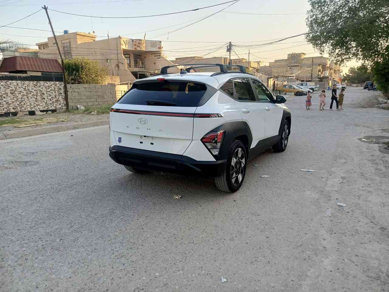 السلام عليكم 
كونا  2025 وارد امريكي 🇺🇸
حادث بسيط جاملغ فقط 
والبنيد بارد بسيط
بدون دواخل شاصي لغد مكفول
السيارة فول عدا الفتحه والجلد
1-بصمة تشغيل ابواب وصندوك
2-محرك 2000 Doch دوش المرغوب
3-رادارات 360 درجة ( امامي جانبي خلفي )
4-مانع تصادم الامامي والجانبي والخلفي
5-دشبول شاشة 4 وضعيات للعدادات
6-الهاند بريك بصمة
7-شاشة حجم كبير تدعم نظام الابل كار بلي والاندرويد اوتو بدون كيبل يربط التلفون 
8-ويل كب 18 مميز
9-تشغيل عن بعُد وترحيب عند الاقتراب
10- اشاير بلمري ورادار نقطه عمياء
قطعتين تبريد منفصل امامي وخلفي
السيارة بعدها ع وضع الشركة زيرو
 دخول جديد  وماشيه فقط بأمريكا 
ماشية 4000 زيرو
السعر 152$ وبي مجال بسيط
للأستفسار 
***********

