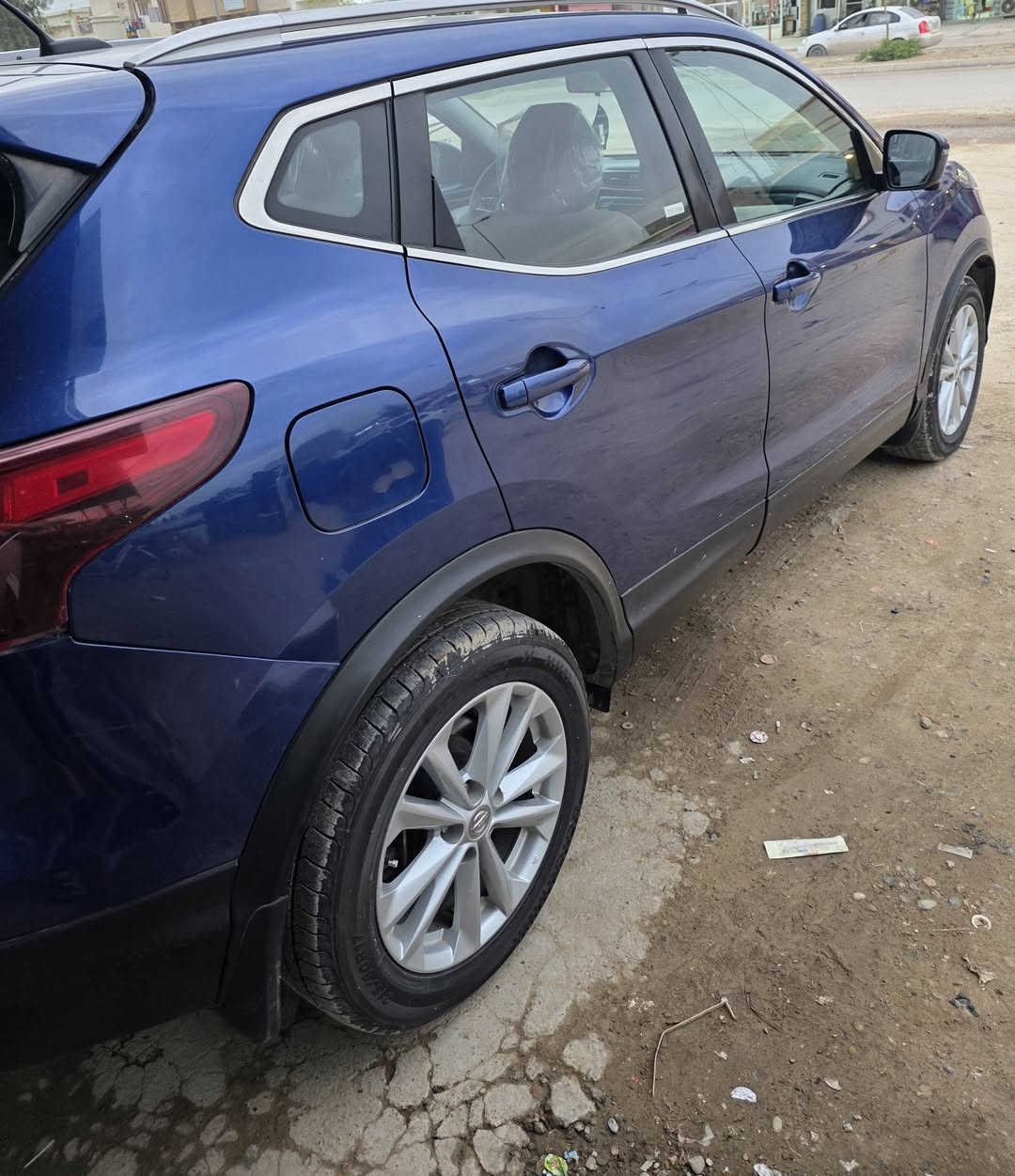 السلام عليكم 
نيسان روج 2018 رقم بغداد صبغ البنيد بدون دواخل فول موصفات عده الفتحه السعر  135
***********
