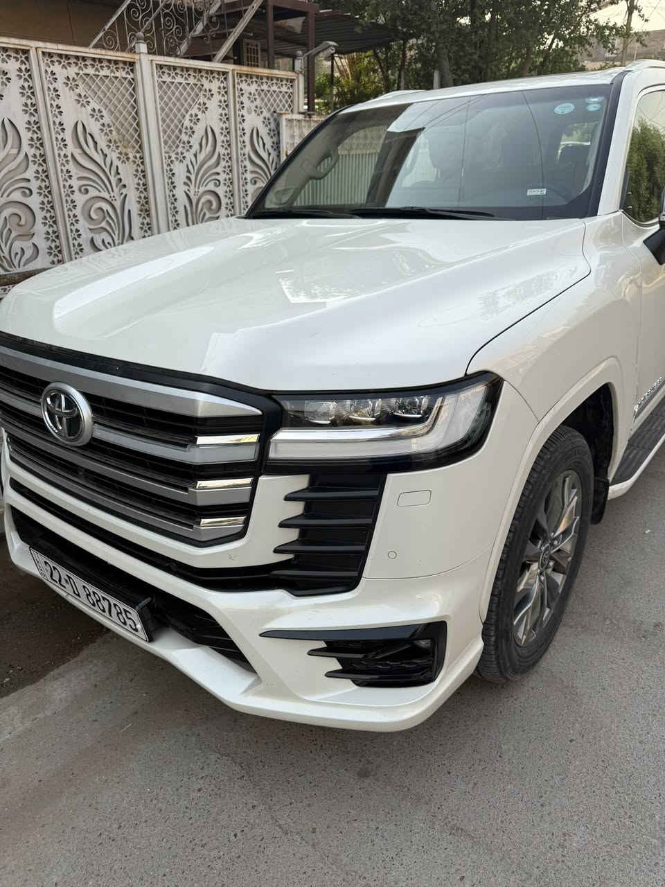 لاندكروز ٢٠٢٣ vx شركة ساز 
مكينة ٤٠٠٠ تنفس طبيعي 
كشنات تدفئة تبريد 
كشنات الخلفية كهرباىية 
خزن ميموري 
كاميرات محيطية ٣٦٠ درجة
بيه بي دي آر إصبع بباب السايق 
رقم أربيل باسمي 
ماشية ٥٥٠٠٠
مكان السيارة بغداد العامريه 
السعر ٦٩٠٠٠$ 
للاستفسار ***********
