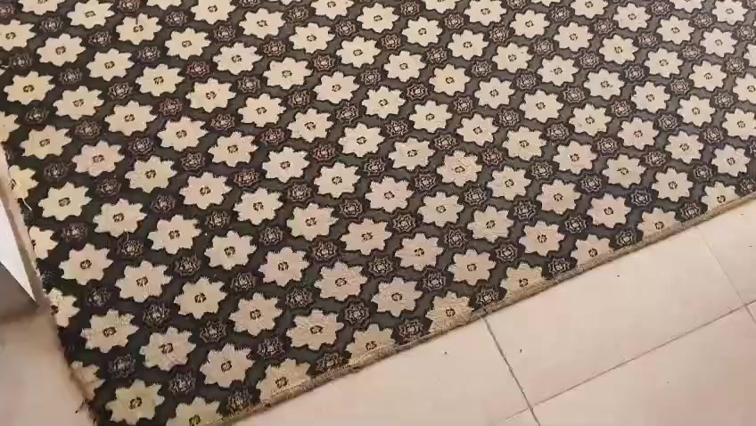 فرشه للبيع الطول 5 والعرض 4
السعر 15 الف 
للستفسار 
***********
