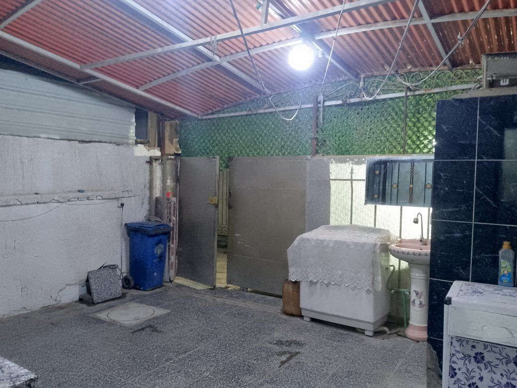 بيت لبيع مساحة ١٠٠ متر طابقين طابو صرف واجهي , ٦ العنوان النعيرية يم الملجاء رقم الموبايل ***********
