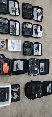 مجموعة كاملة • كاميرات • الكترونيات