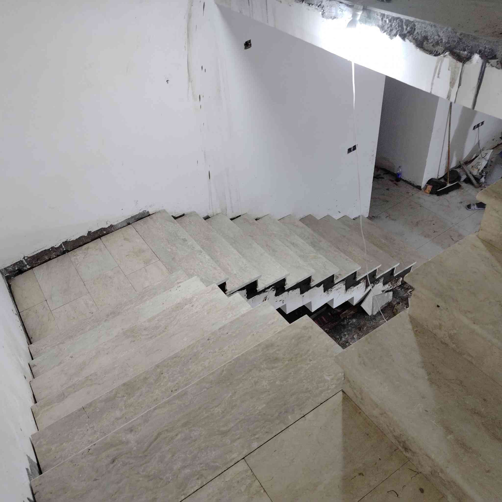 كادر مصري لجميع اعمال البرسلين والمرمر وشغل قبان ليزر ومرتب خبرني وتدلل داخل البصره 
***********
