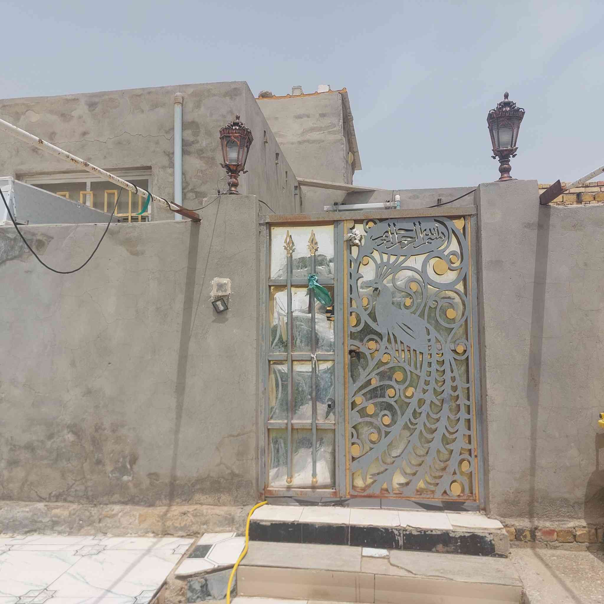 للبيع بيت زراعي سند 25 مسجل بالبلدية معاملته كامله حي الحسين قرب مدرسة أعراف مساحه البيت 🏠 300م يحتوي ع غرفتين وصحيات داخليه وخارجيه صالة 12م وحديقه جاهزه مجهزه وبراني عايزه ظلع واحد فقط سعر 49

رقم هاتف ***********
