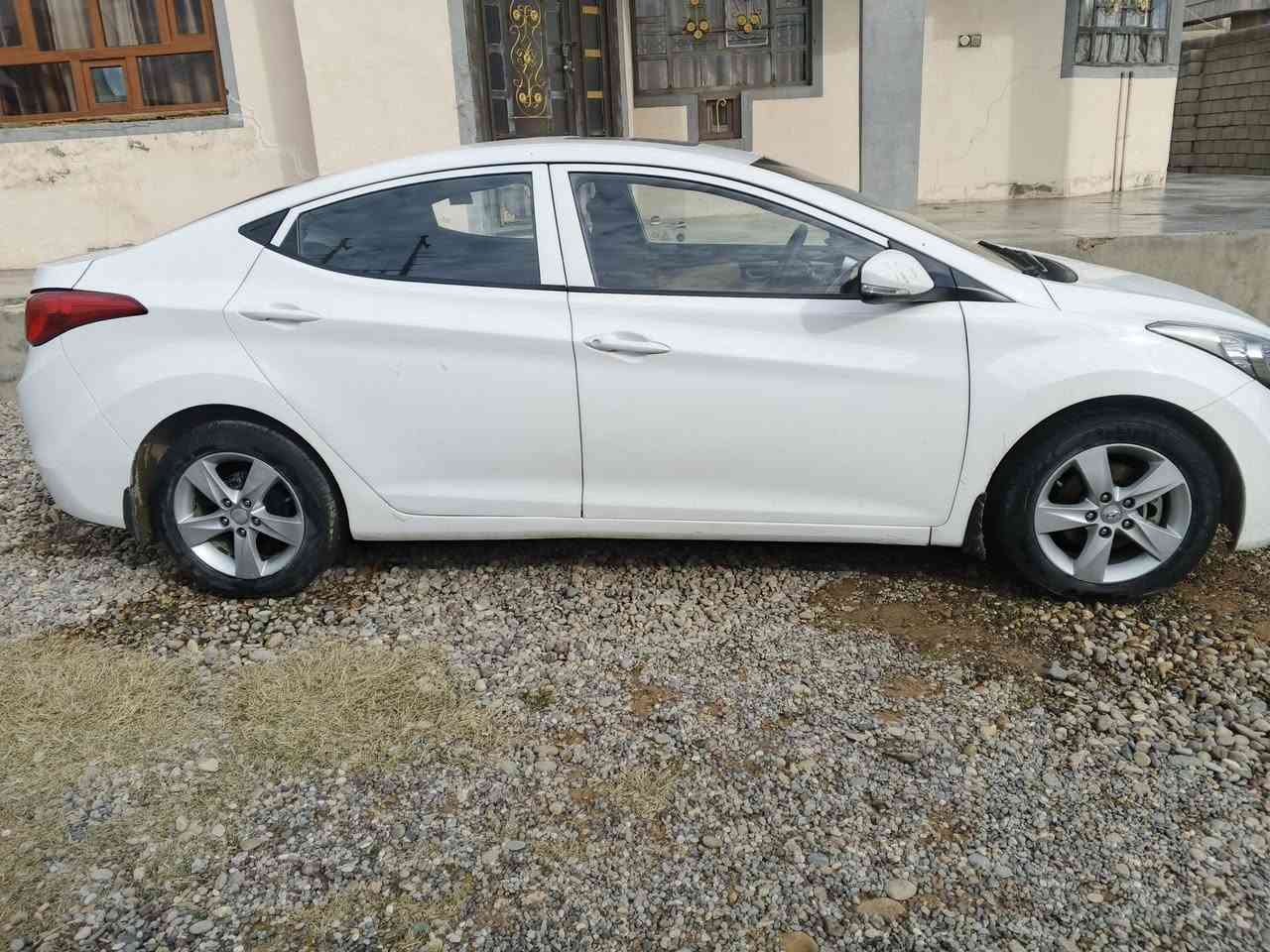 إسلام عليكم ورحمه الله سياره للبيع انترا خليجي موديل 2014خليحي محرك 18 محرك كير شرط  فول تنته وتحكم وتبريد تدفئه تواير أربعه جدد صدر جديد ضرر ثلث قطع تبديل وثنين رش مراوس حسب القناعة السعر 100وبيه مجال شي قليل هاتف ***********
