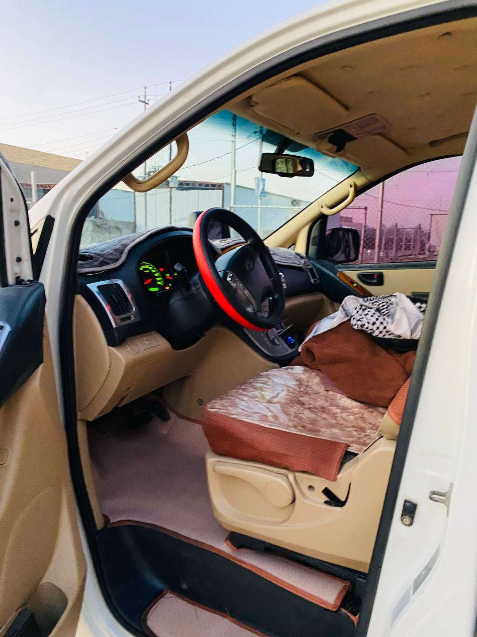 ستاركس موديل 12 رقم واسط سنويه جديده مصفره مكينه وكير بعدهن عل ضمان محوره صارله يومن تخم تاير جديد بيه باب صدر بدله وبيه شبر صبغ بل تكمه مشر عليه بيه صوره مكان بابل  ***********
