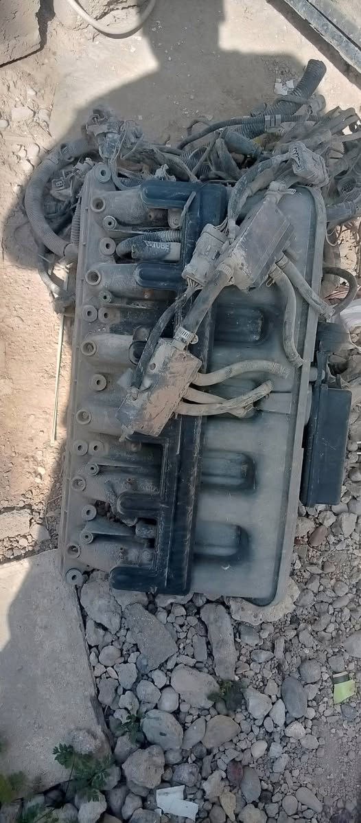 السلام عليكم عندي ضفيره كامله مال غاز هي والنوزلات.المانيه موضحات بل صور ترهم على المحرك ال30 الاكس فايف والصقر والكاسحه اي محرك 6 سلندر وبك لايت مال صقر 2000 اصليات مو تجاري ***********
