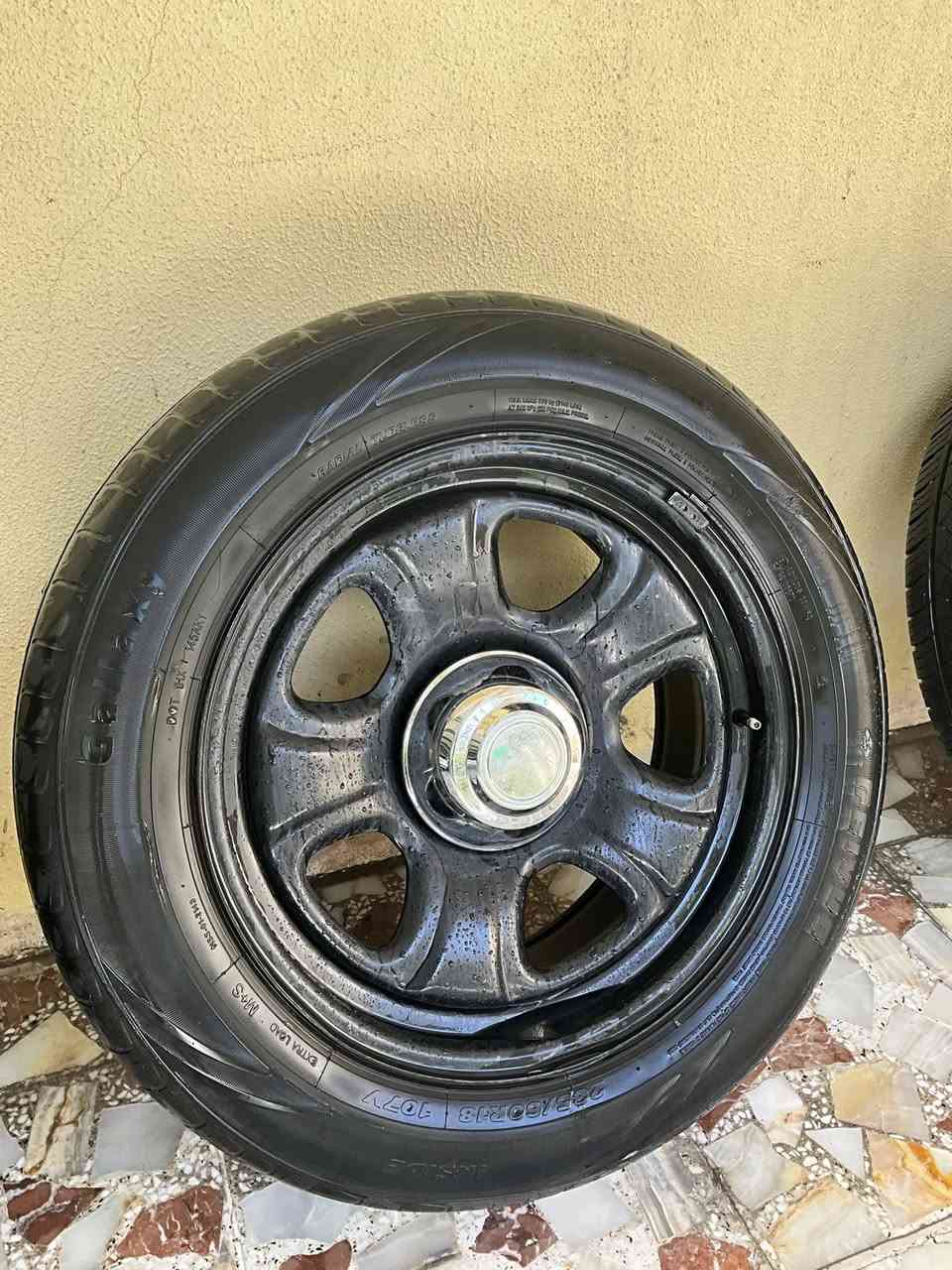 ارخص تخم بوليسي بالسوكك
سلام عليكم ورحمة الله وبركاته 

تخم ويل بوليسي اخو جديد
مستعمل قليل
بدون خياس 

كامل مع طاسات ما مستعمله بعدهن بالكارتون
مع تخم تاير نظيف

سعر 475 وماكو هجي سعر بالسوك

***********
