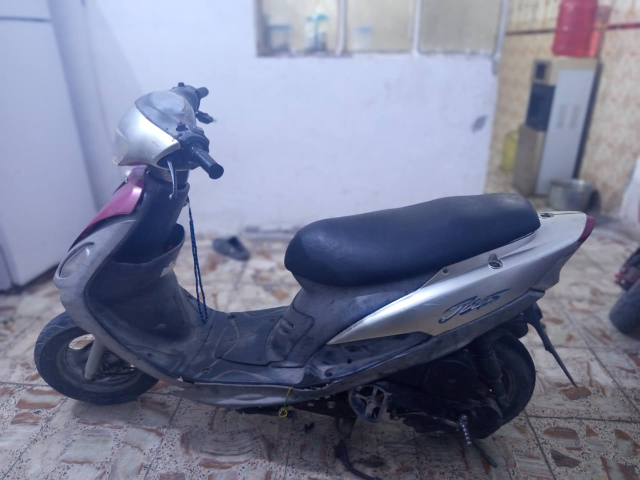 سلام عليكم دراجة ماكس منغولي للبيع بيه نقوصات قليله السعر  ٣٥٠ وبيه مجال للطيبيين المكان مدينة الصدر الرقم *********** وبيه واتساب
