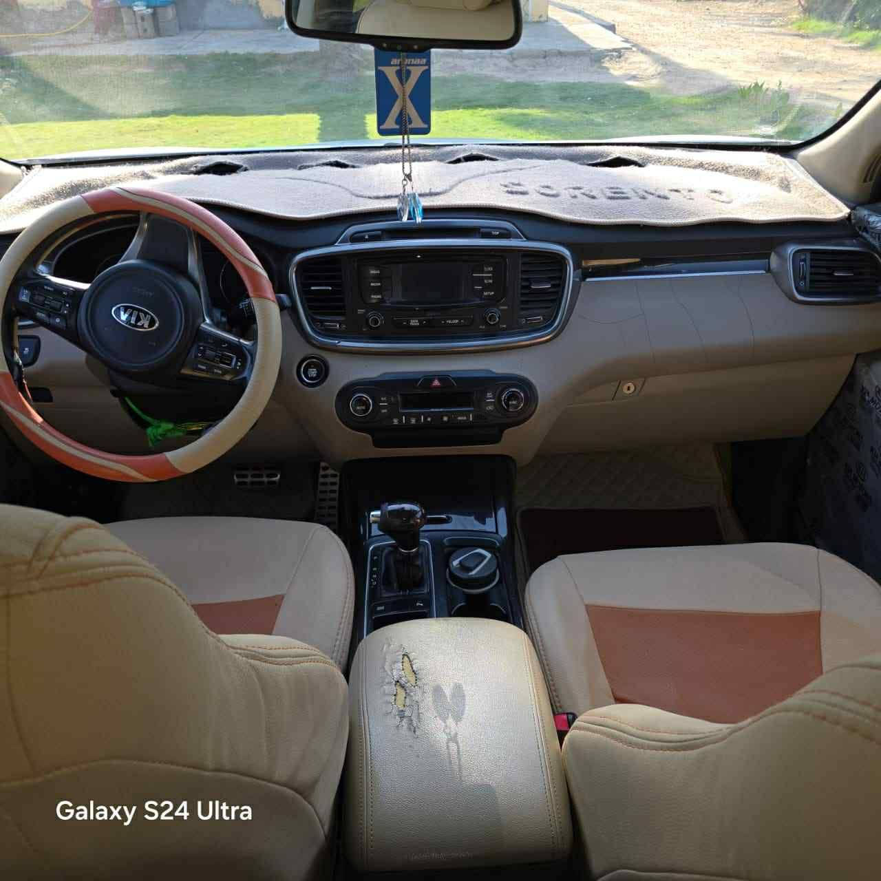 السلام عليكم كيا سورنتو خليجي للبيع
١٦ ماشيه ١٥٥ متعهد بكلشي بسمي سنويه جديده عنوان بابل جبله السعر ٢٠٥ تصل ودلل ***********//***********
