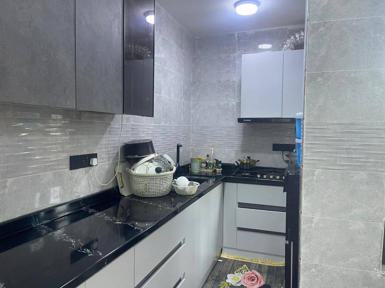 سه رتا به ناوى خواى گه وره و ميهربان
سلاو كريارانى به ريز 

ئه م خانومان لايه بوفروشتن مساحه 110متر 

كامل خه داماته فرعى 20متر 

پيكها توه له دووژورنوستن+هول+ميوان +متبغ گه رم +مشته ملأت +ژوورى له سه ره وه 

خانويكى زورباكو خاوينه فول كاشيه 

به كواليتيكى زورجوان و سه رده ميانه دروست كراوه 

هه روه ها كه ونته رو موبه ريده ى له گه ل خانوه كه يه 

نرخى 45مليون ومعمله 

عنوان كركوك بنجاعلى نزيك جامع على زه نگه نه 

بوزانينى زياترپه يوندى كن به م ژمارانه ى لأى خواره وه 

***********//***********

ياخود سه ردانى نوسينگه كه مان بكن 

نوسينگه ى زه نگه نه
