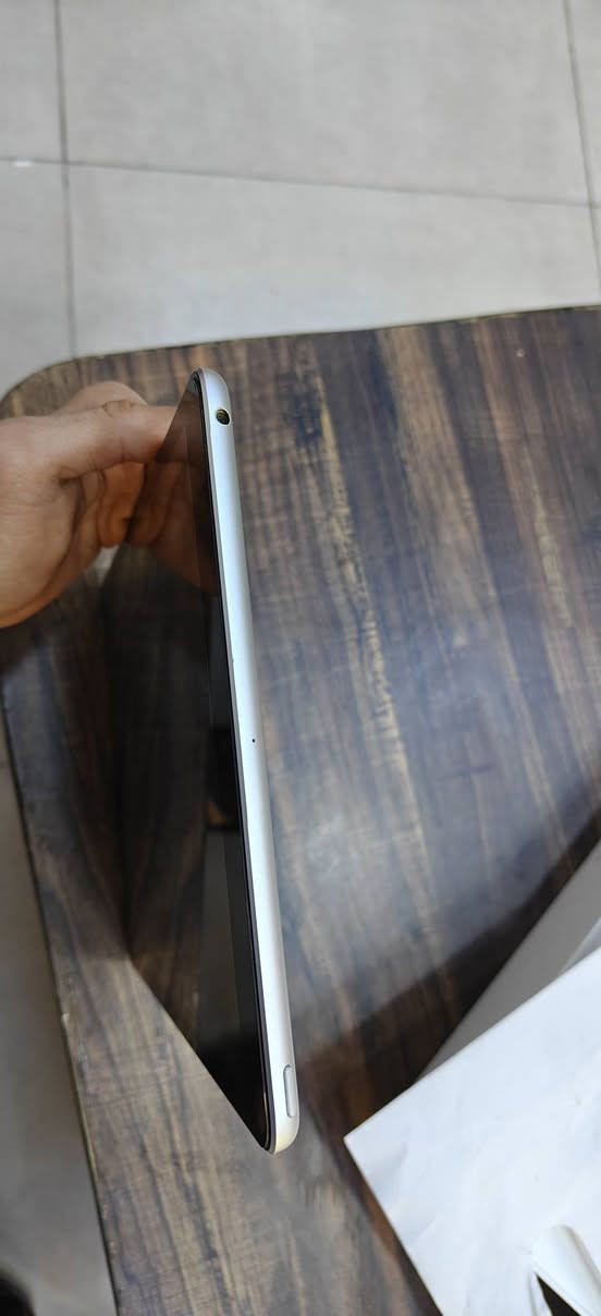 سلام عليكم لبيع
لبيع بطاريتة 92 ايباد جديد شخط مابي نضيف كامل ملحقات 
رقم الهاتف ***********
***********
