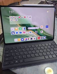 تابلت ١٢٫٣ OLED • ١٢/٢٥٦ • شحن سريع ٦٦ واط