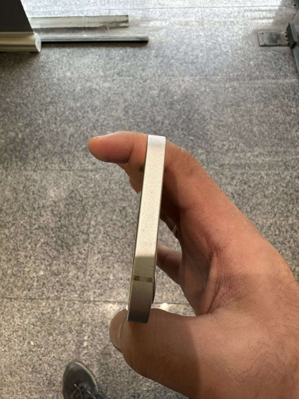 12 عادي للبيع
بطاريه 86
ذاكره 64 
الجهاز وتر بروف 
السعر 275 
***********
