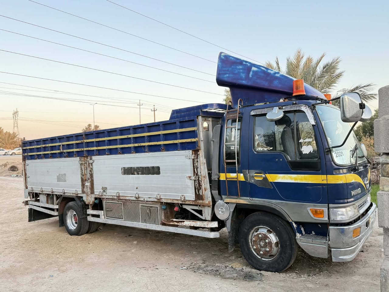 سلام عليكم
للبيع هينو أنكر  80عادي 
 سته وربع بلادي مكفوله كفاله عامه 
موديل 98
   رقم نجف باسمي نكليزي 
مكان سماوه للستفسار اتصل 
***********
