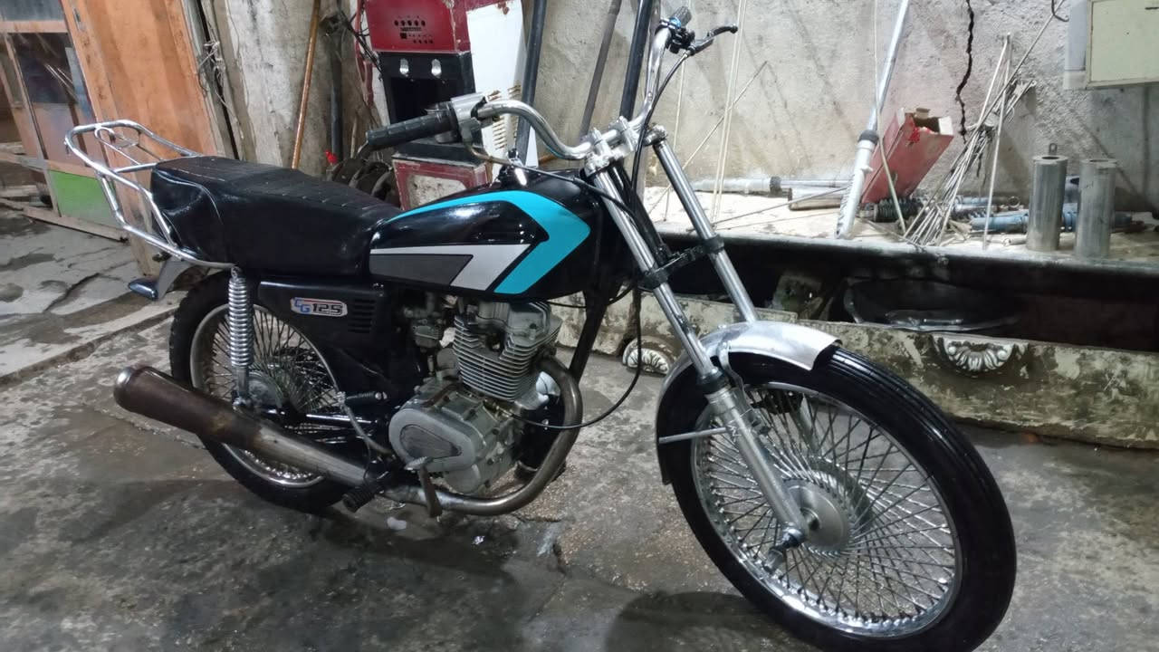 سلام عليكم شباب دراجه 4كير كلك
 بيهه محرك 5كير محرك مشروط لاتبخير ولاتنقيص ولا صوت  ولانضيح دهن الدراجه جاهزه من كل نواحي كبل لشارع ماناقصه برغي العنوان نجف كوفه السعر 225وبيهه مجال للشراي اي ستفساره تصل ***********وبيك خيرتدلل
