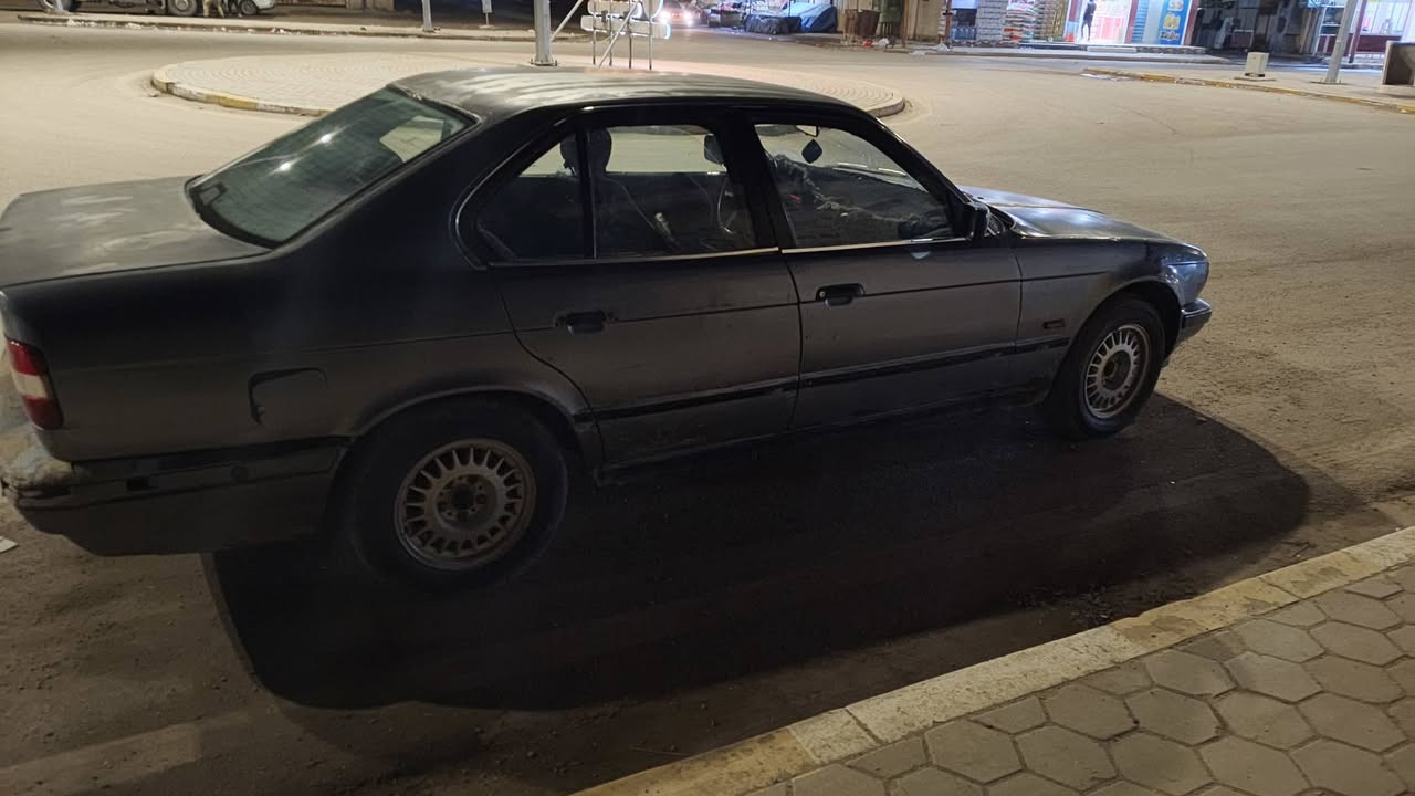 السلام عليكم
لبيع بي إم  
حجم 525 
محرك 6
محرك وكير بشرط 
رقم ديالى تحويل مباشر
تيرات جدد
الهاتف ***********
 العنوان صلاح الدين قضاء الضلوعية
