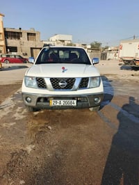 نيسان نيفارة السياره مجفته جديد موديل 2012 السيارة بأسمي عليها تخم تاي...