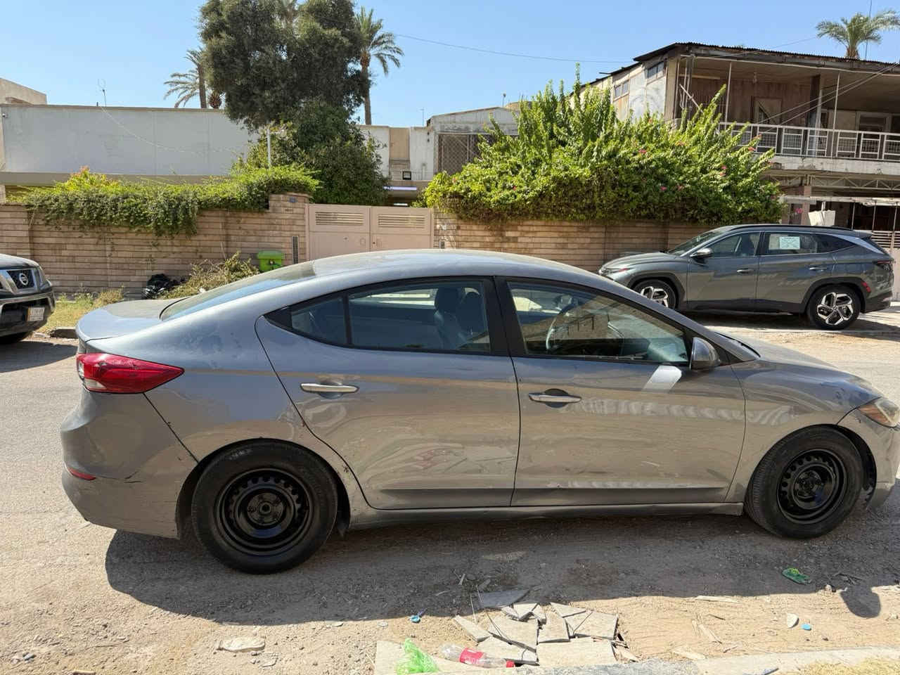 السلام عليكم 
النترا موديل ٢٠١٨ ماشيه ٨٠ ميل
سعرها ١١٥ وبيها مجال
رقم سليمانيه ومكانها بغداد الاعظميه
حادثها من امريكا قبغ جنطه ضربه خفيفه كلش
ورش بنيد مال جراد
وبالعراق بيها بارد بالباب الخلفي 
مواصفاتها عاديه 

‭٠٧٨١ ٠٧٩ ٥٣٣٥‬
