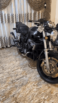 سلام عليكم سيبي فور 400 موديل 2000 محرك اسود ماشالله نضيفه كير ومحرك مكفوله مكاني كركوك السعر 14 وبيها مجال ماسنجر ماجاوب الرقم ***********
