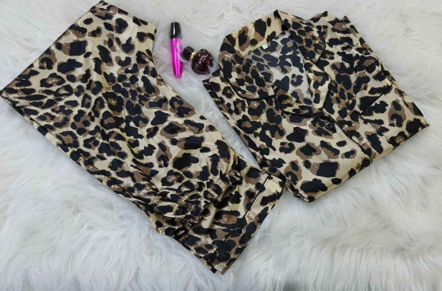 حبيباتي مااجيبلچن بس الحلو والراقي 
تراكسودات خامات متنوعة ستن فانيلة
كريشة كلهن نعومة واناقة دزي الموديل
العاجبچ ادزلچ قياس وسعر تبدي الاسعار
من ٧ لل١٠ فقط واهلا وسهلا بالجميع


**إذا كنت صاحب هذا الإعلان وتريد حذفه لأي سبب، رجاءا أرسل رسالة إلى الدعم الفني**