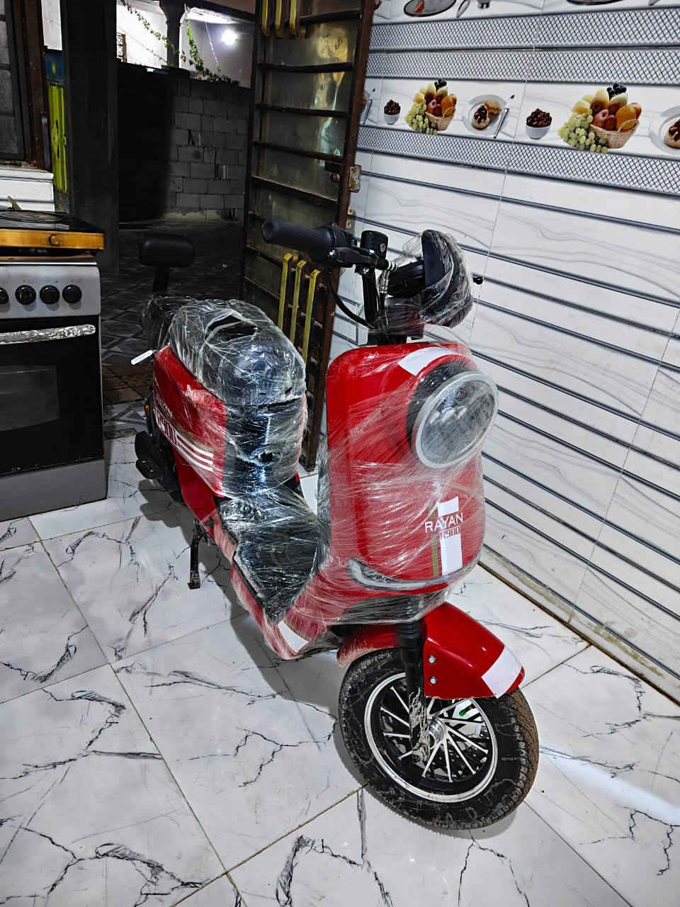 دراجة شحن R900 للبيع نضيفة كلش استخدام قليل موديل 2025 والبطاريات 2026 مستعجل على بيعتهه
السعر 500 وبيهه مجال 
مكاني بصرة الزبير 
رقمي. ***********
