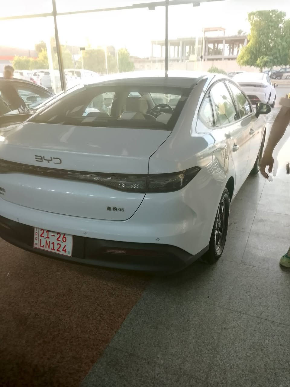 للبيع BYD سيل فايف رقم اربيل قبل اسبوع رقمتها باسمي ماشيه 3 الاف داخل ابيض موصفات السيل فايف معروفه السعر 20 مليون وبيها مجال بسيط ولحد يكلي هواي تره الرقم الشمالي ب 11 ورقه ورقم بغداد 350 الف العنوان بغداد الدوره ***********
