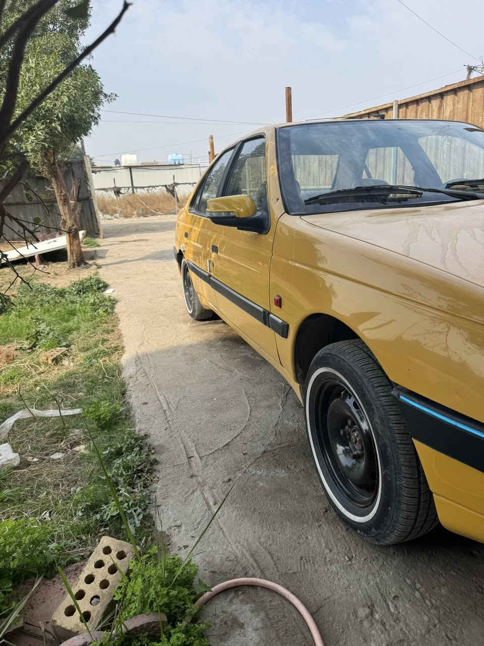 سلام عليكم بيجو لميس2015
اخوتي سياره شوف صوره واقره تفاصيله وخابرني 
مكينه كير خير من الله 
صدر نص عمر
وناقصه تايرت زوج خلفي 
سياره نظيفه 
باسمي سنويه 2028
رقم انكليزي 
سياره غراض شركه وياه كبات وسويجين وكتلوكات 
سياره عارضه38 وبيها مجال حك جيه 
ومبدل جاملغ واحد جهت سايق 
وبيها صبغ باب سايق وجاملغ سايق وبنيد 
سياره اكفلك شواصي لغود دواخل تكم كلهن كفاله 
ومابيه قطرت خياس سياره ولا جارده 
العنوان بغداد دوره 
***********
