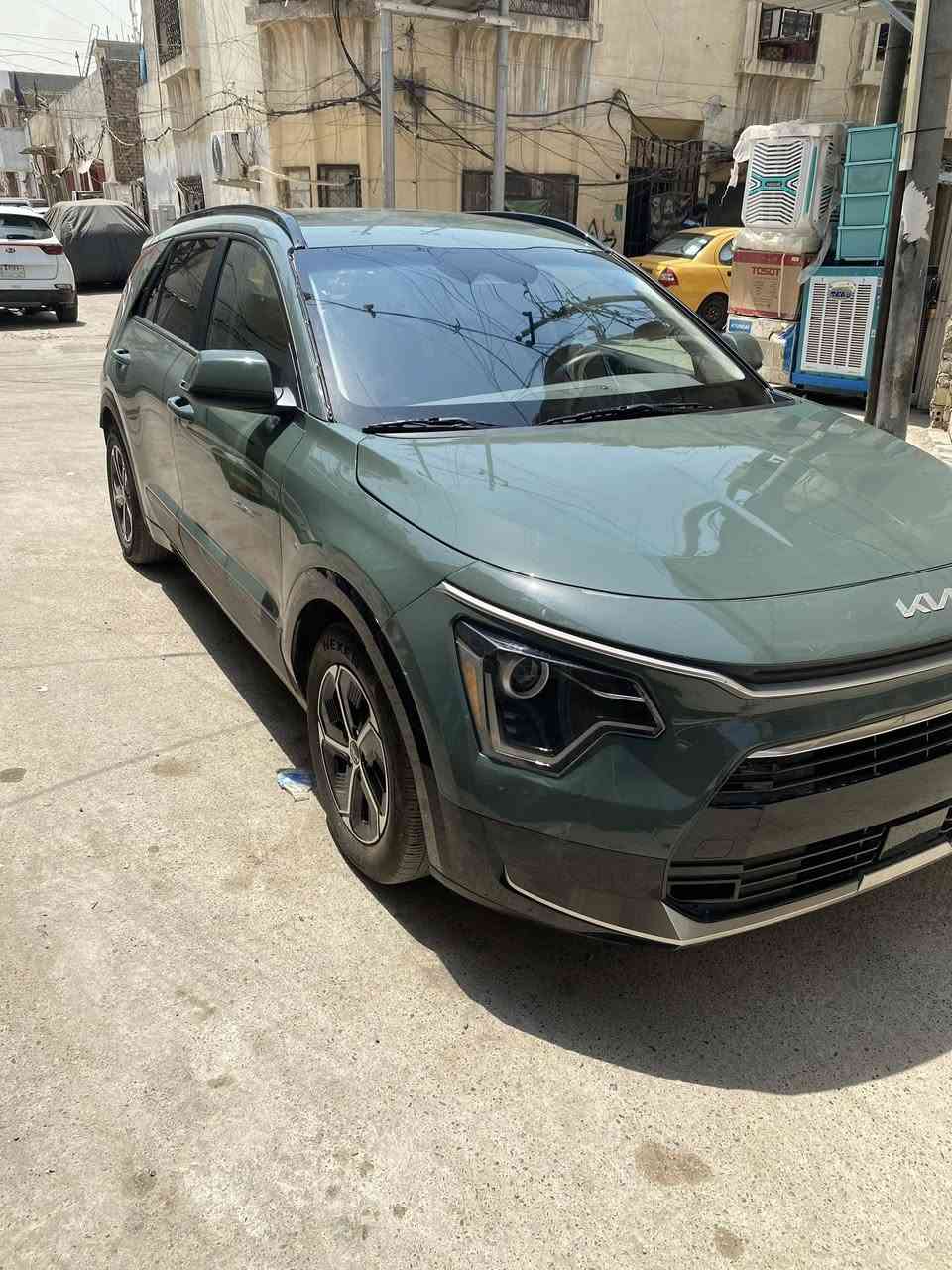 سلام عليكم
كيا نيرو هايبرد 2024 الشكل الجديد EX
فول مواصفات عدى الفتحة 
وسيارة اقتصادية جداً تفول مرة للشهر 
صور الحادث خاص
الاضافات:
بصمة ابواب وتشغيل عن بعد
محرك 1600cc هايبرد
داخل ابيض
رادار جانبي وامامي
بطارية ليثيوم
شاشة كبيرة
كاميرا خلفية
حساسات خلفية
كرسي كهرباء
كراسي تدفئة
اتو هولد
نظام توقف عند اقتراب من جسم معين
مانع تصادم
تصحيح مسار
مثبت سرعة
مانع انزلاق
دخول ذكي
إنارة ترحيبية
غمازات عالمري
نقطة عمياء
حساسات تجاوز BSM
شاحن وايرلس
شاشة اعطال
عداد ديجيتال
جنط قياس 17
اضوية امامية زنون LED
اضوية خلفية LED
كشافات زنون LED
حساسات إضاءة
إنارة تلقائية Auto
إضاءة فل LED
أوامر صوتية
شفتات بالستيرن
حساسات اصطدام
حساسات مطر
حساسات دخول الإنفاق
حساسات ضغط هواء الإطارات
GPS
نافيجيشن
انارة متغيرة بالدشبول
تبريد منفصل
قطعتين تبريد وتبريدها ممتاز
منافذ USB بالمقاعد
شاشة تدعم ابل كار بلي
كندشن مركزي
نظامين قيادة (ايكو وسبورت)
وبيها مواصفات كثيرة أخرى 
مرقم بغداد 
عنوان بغداد للاستفسار ***********
واتساب ***********
