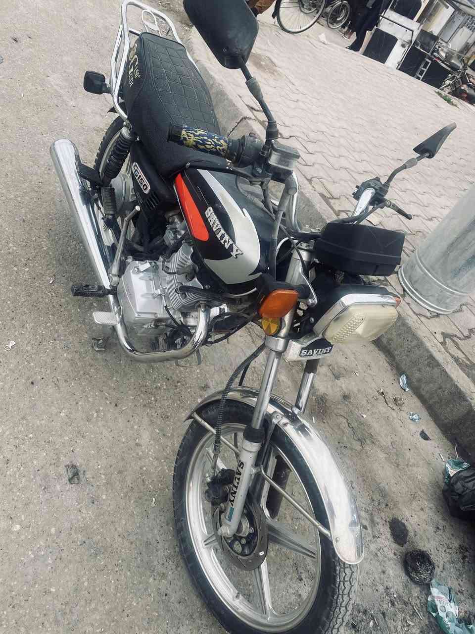 السلام عليكم 
دراجه سيفان 2020 موديلها 
على ايدي شديتها  جديده 
للبيع السعر 500 
يرهم مراوس مع دايون
الشراي  يتواصل 
***********
واتس اب موجود 
متواجد حي العلمين 💕
