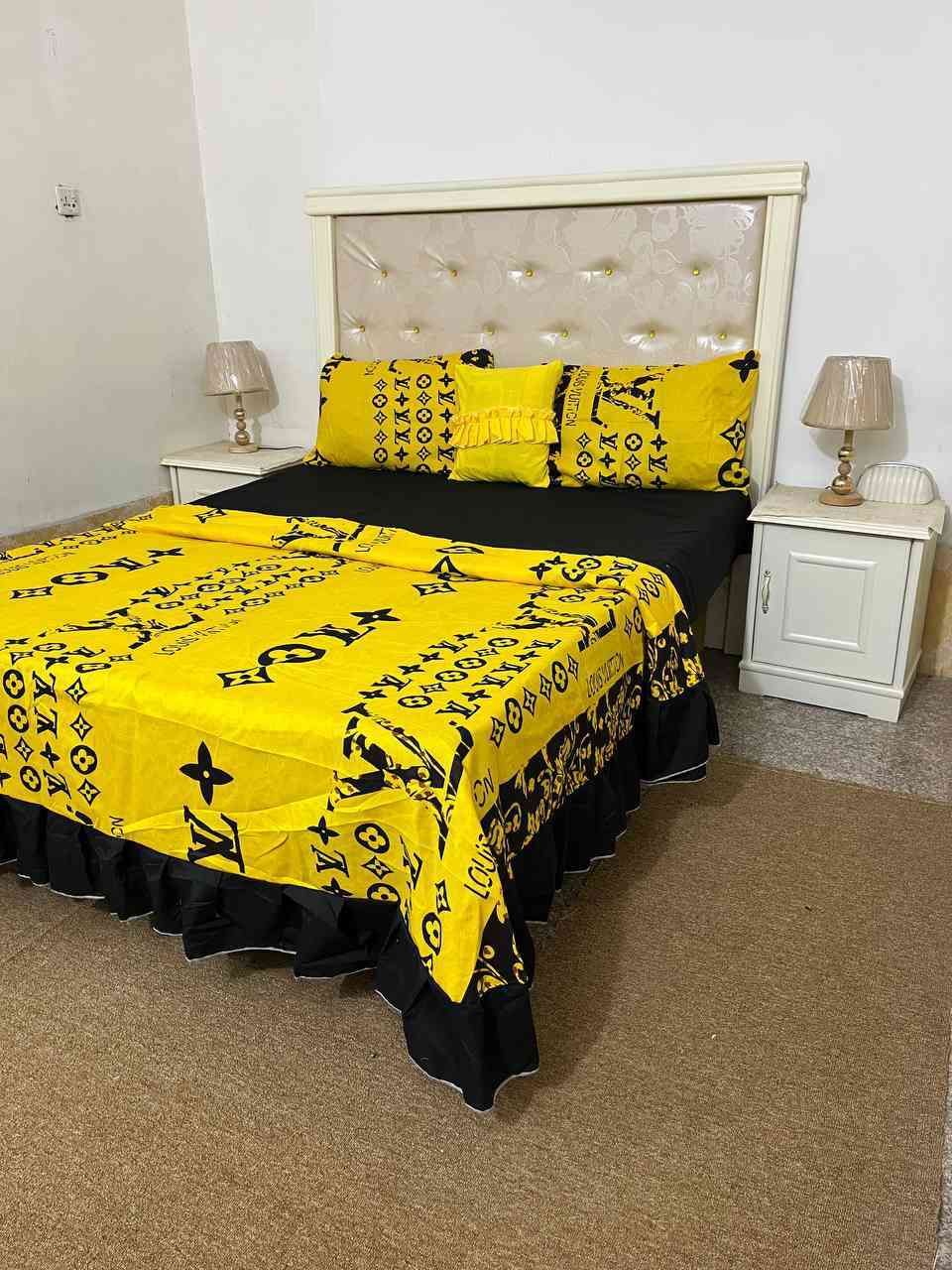 متوفره 
قماش همايون صيفي 
سعر الفرشه بدون كفر لاستيك 10
سعر الفرشه كامله مع الكفر 20
يوجد توصيل سريع


**إذا كنت صاحب هذا الإعلان وتريد حذفه لأي سبب، رجاءا أرسل رسالة إلى الدعم الفني**