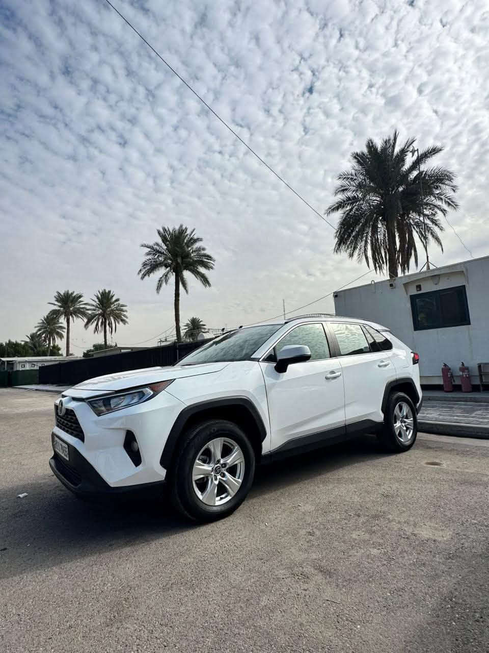 تيوتا  راف فورR 4 للبيع وارد امريكا موديل ٢٠٢١  xle لون أبيض السيارة جاهزة بدون نقص
بانزين فقط محرك 250 عداد 32
رقم اربيل جديد ب اسمي 
حادث خلفي باب صندوق 
بدون ايرباك ايضآ مواصفاته
فتحه سقف
تحكم ستيرن
بصمة تشغيل
بصمة ابواب
دخول ذكي
رادر امامي جانبي
مكان السيارة بغداد
السعر // 210
للاستفسار/ ***********
***********
