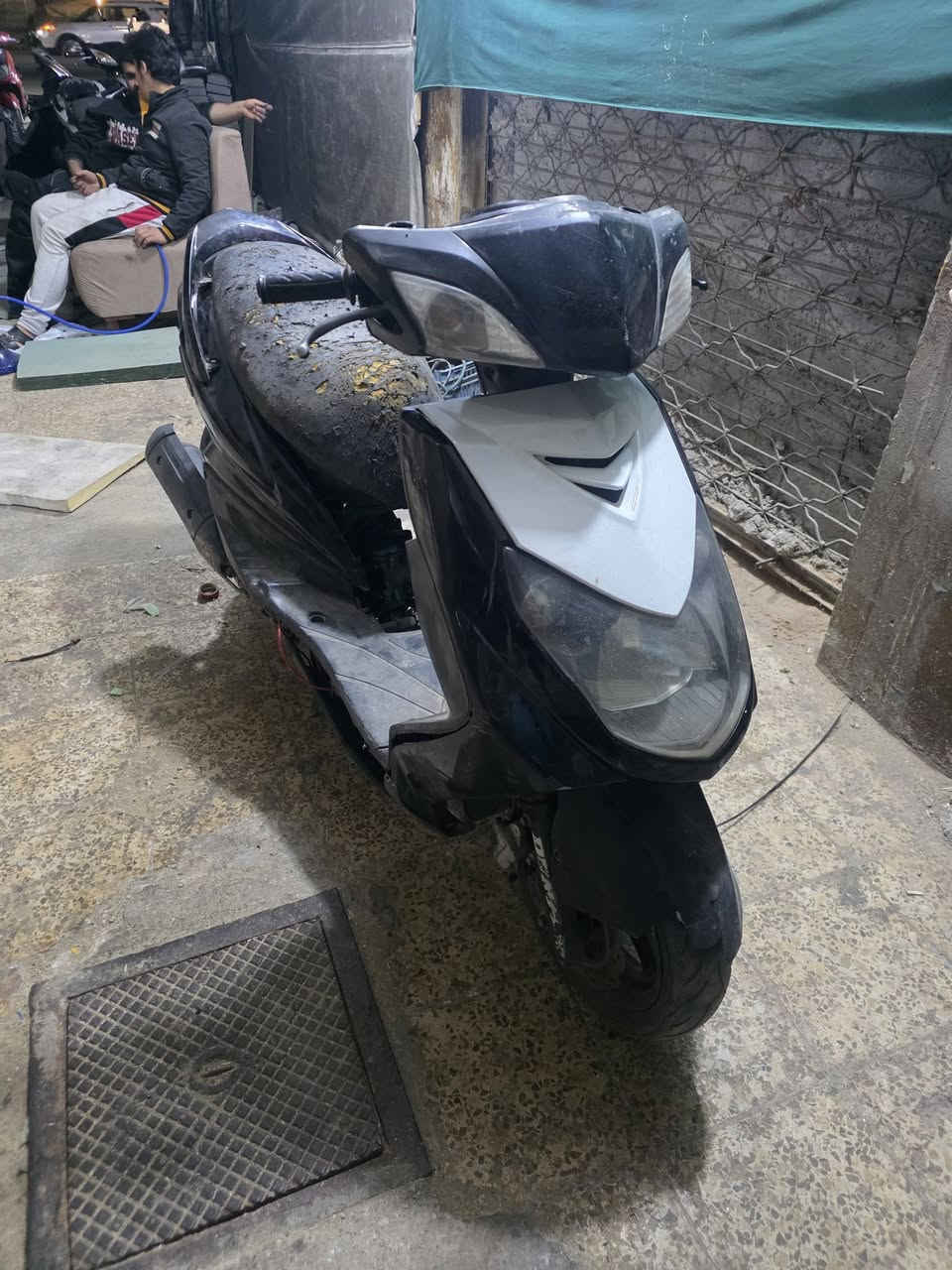 سلام عليكم
فحل كوم حديد ب٢٥٠ وبيهه مجال 

***********
