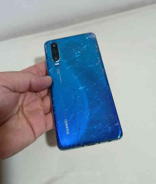 هواوی پی ٣٠
بەسمەی سەر شاشە
ڕام ٦ و  زاکیرە ١٢٨
بەس پشتی شکاوە
نرخی ١١٠ هەزارو کەمێک مەجال
تێل *********** السليمانية
