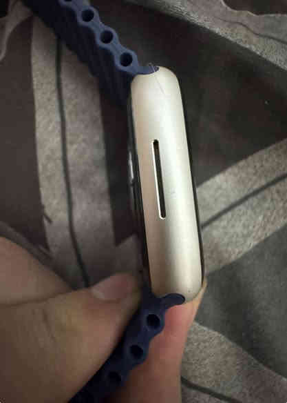 سلام عليكم  
ساعه ابل جيل 7 نايك 
بطارية 85  
 + شاحنه اصليه تايب سي 
السعر ثابت 200   
مكاني بغداد الجديده  ومتوفر توصيل 🚚 
***********
ساعه بدون كارتون
