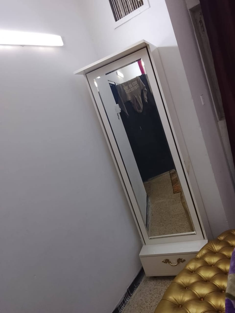 للبيع غرفه تركيه ٨ قطع العنوان الدوره حي الصحه سعر ٥٠٠ بيه مجال ***********
