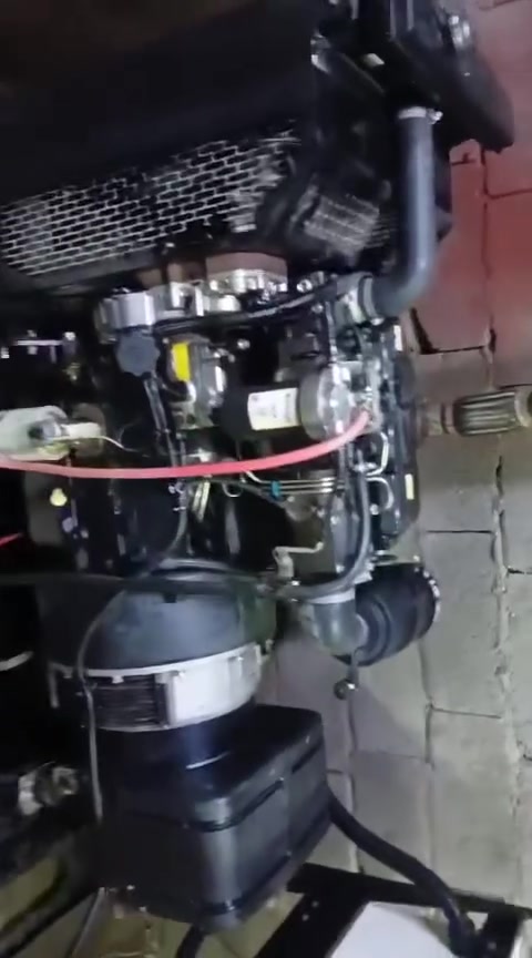 مولد پيركنز اصلي 32kva اي برغب ممفتوح بيها  شغلها  جيد جداً لا تبخير ولا تنقيص ولا اي ليك مشتغله 5000 ساعه بس مكاني بغداد جاهزه للتشغيل  والحمل  ***********
