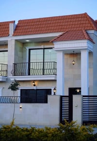 🏡 بيت للبيع في مجمع أسد بابل السكني 📐 المساحة: 200 م² 🏠 طابقين 🛏️ 3 غر...