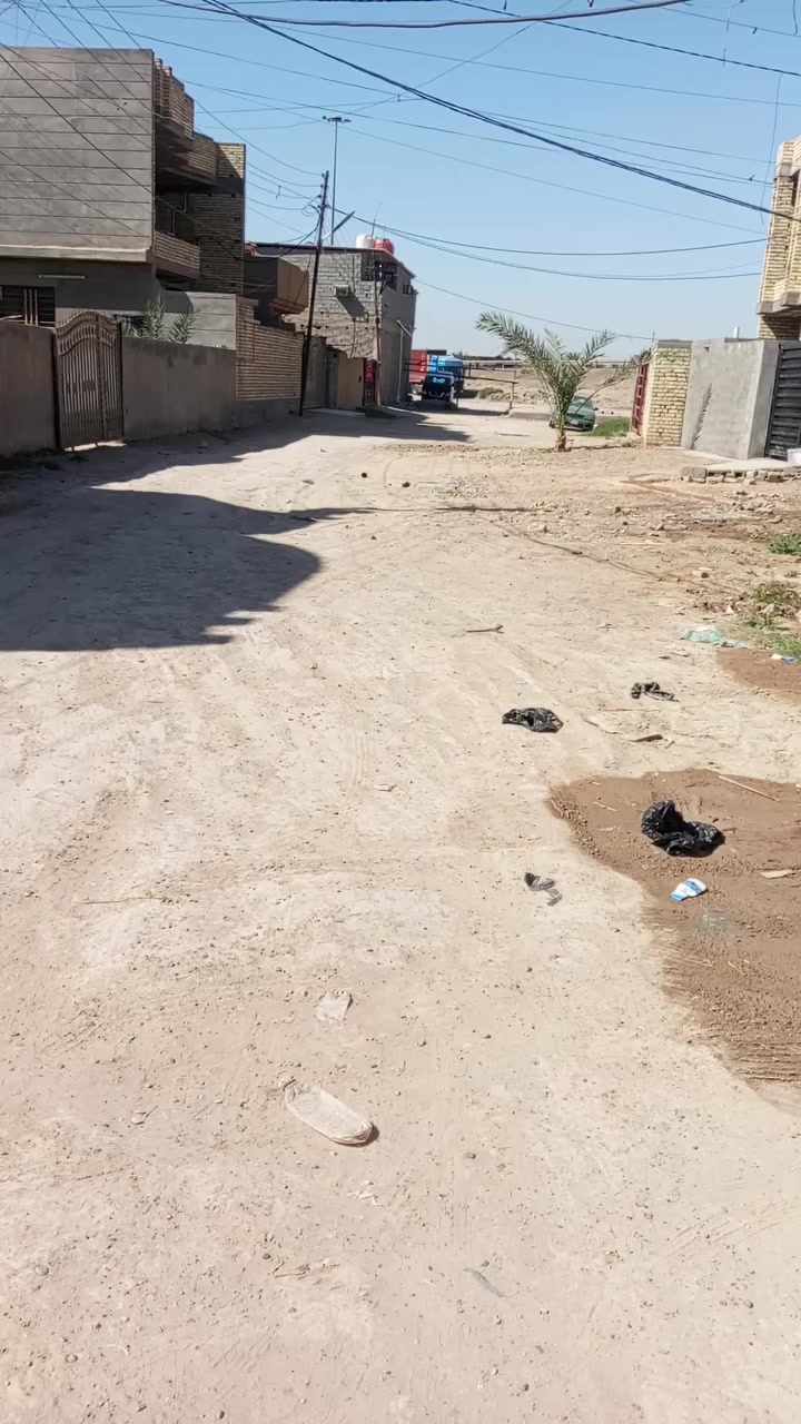 السلام عليكم 
بيت للبيع ناحية الرشيد حي الزيتون 
يحتوي على ٤ نوم هاي القطع مفروزه 
مسجله على طابو المحمودية سند 
البية بناء طابوك الموقع جداً حلو 
خدمات كامله ضمن حدود البلديه 
السعر ١٧٠ هاتف ***********
