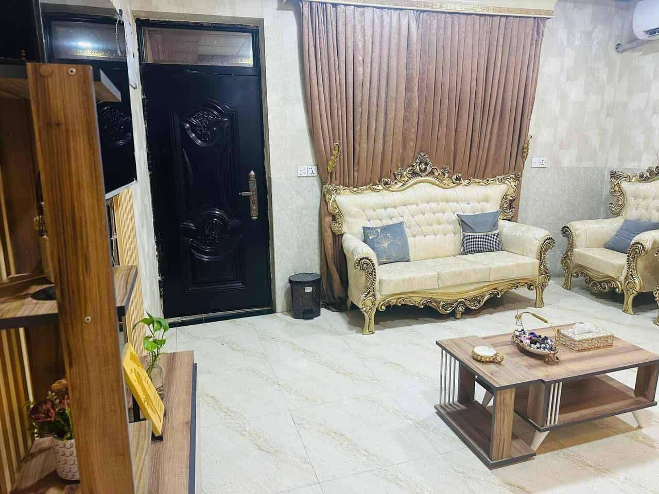 دار للبيع مع الغراض   مساحة ١٠٠ م طابو صرف طابقين حي الزهراء خلف مستشفى الانيس للاطفال [ لبيع على المبادرة او تسديد المبلغ على ٣ دفعات] حسب الاتفاق تفاصيل اكثر 
***********
