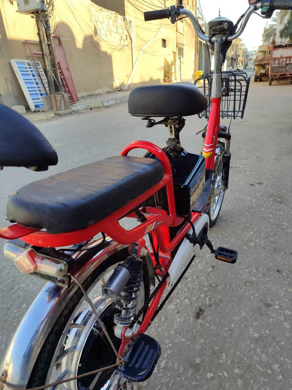 باسكل شحن جديد حجم 20 كامل مكمل باتريات4 ليوم مشدودات بعدهن مامستخدمات كهربائيات شغالات كلهن تايرات جدد شد ليوم ثنينهن بريكات شغالات 
مكلف بلنشر
رقم ***********
شراي يتصل عل صاحب باسكل
