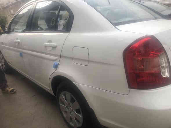 هونداي اكسنت خليجي مال شركه 
موديل ١٠ سياره كفاله عامه من ضربه وصبغ وبارد سياره جديده مكينه كير تبريد تخم تاير سياره جديده وكامله
رقم جديد سنويه جديده باسمي *********** مكينه١٦٠٠
