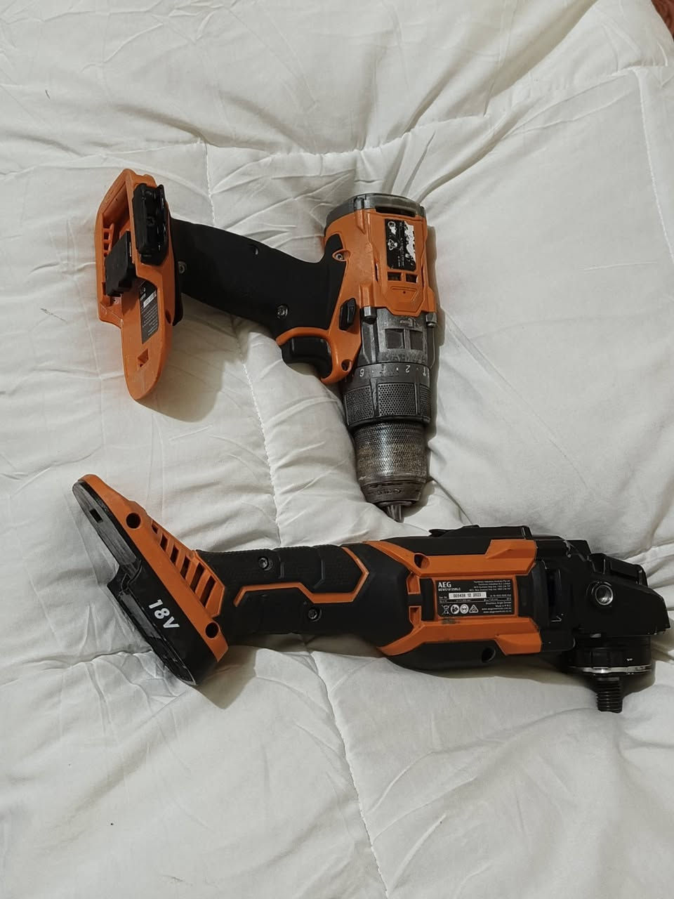 من رخصت الادمن كوسره ودريل بدون بطاريات ولا شاحنه مثل ما موظح بل صوره متاح


**إذا كنت صاحب هذا الإعلان وتريد حذفه لأي سبب، رجاءا أرسل رسالة إلى الدعم الفني**