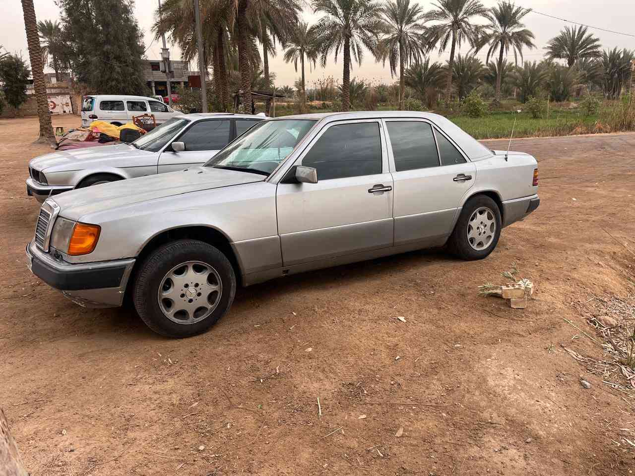 السلام عليكم 

مارسدس دب 1991 
رقم انكليزي بسمي تحويل مباشر

 ((لاضربه ولا صبغ بلاد من الدعاميه للدعاميه)) كهربائيات مملعوب بيهن ع ضفيرتها البلاد 
جام ليبل واحد 
فتحة سقف 
هوك خلفي 
جام كهرباء امامي فقط 
كشن كهرباء 
حداديه كامل مكمل امامي خلفي100% ربع متصرف عليها 
سيرفر كامل للمكينه 100%
مكينه عنكبوت كفاله ع الملم 
تبريد شغال 
عوزها صبغ والفتحه لازايد ولا ناقص غير شي خسار 

السعر / 79 بيها مجال بسيط 
مكاني كربلاء 
*********** 
***********
