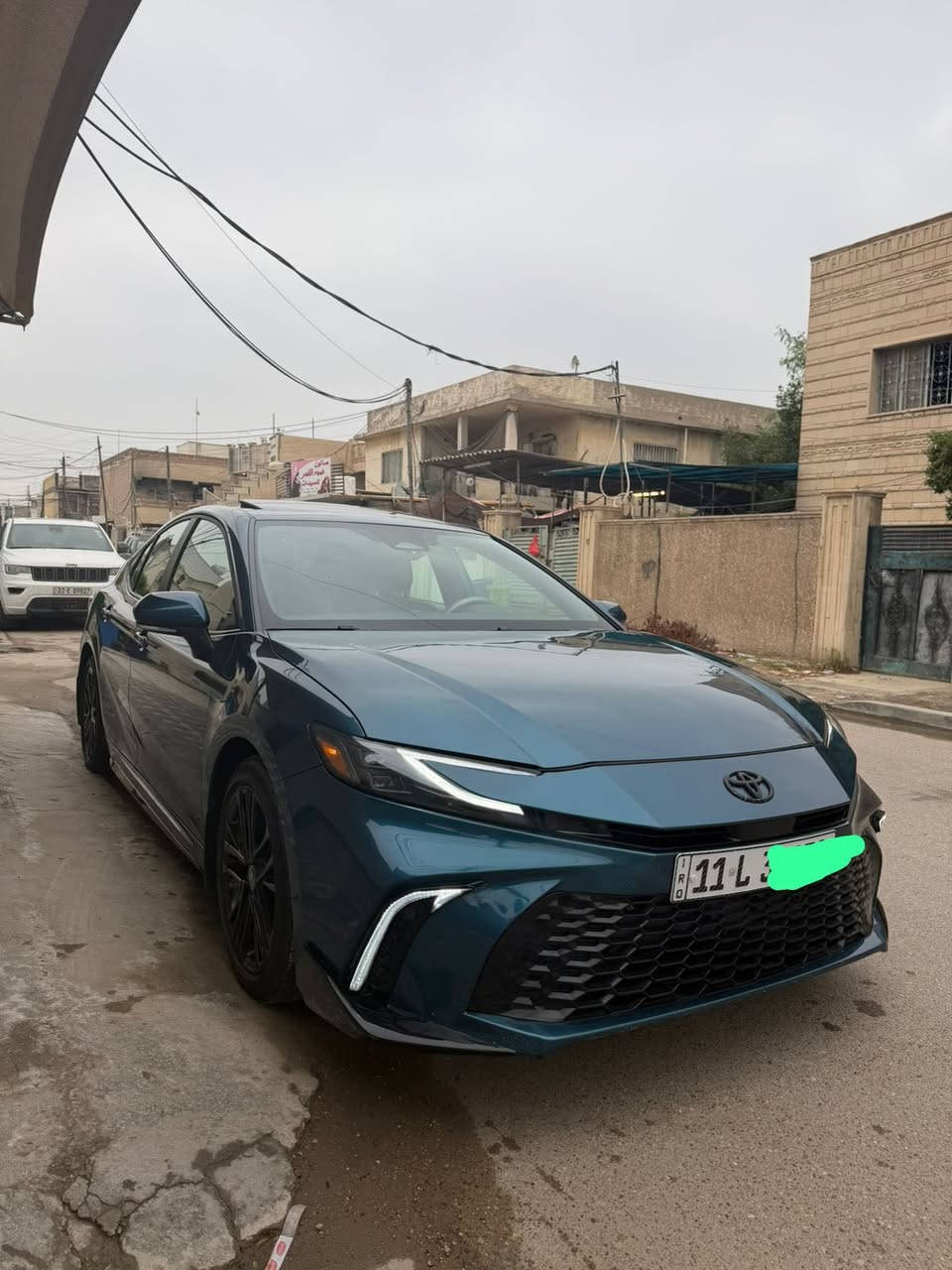 كامري 2025 SE
فول مواصفات ماشية 16 الف كيلو متر 
الحادث جاملغ وبنيد بدون صبغ وبدون ايرباك 
العنوان بغداد / ***********
